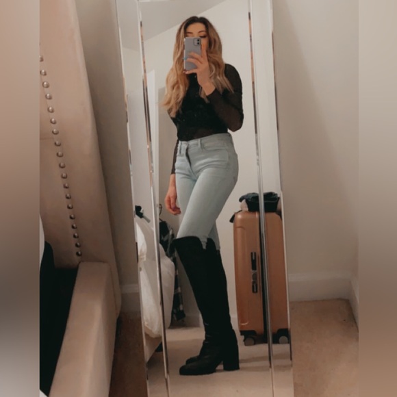 Meet your Posh Queen, Steph 💕👑👠 - Picture 10 of 17